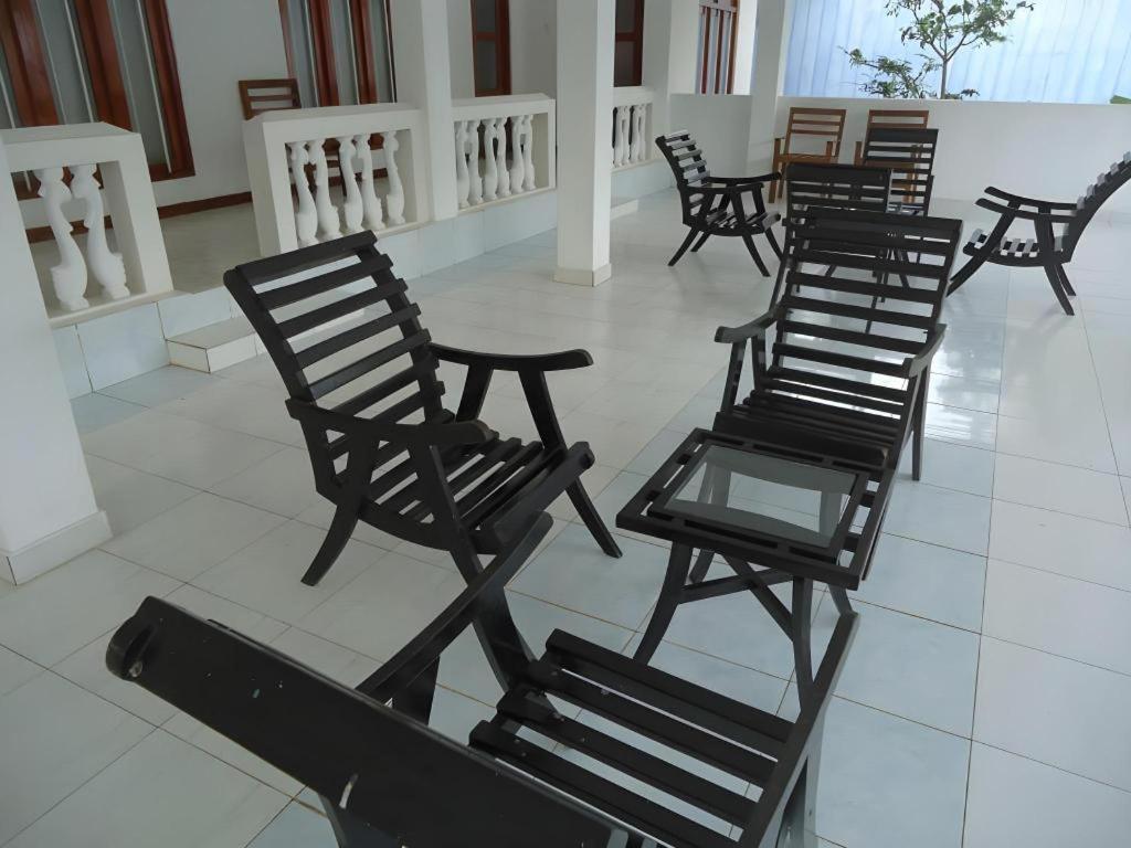 Kent Hotel Tissamaharama Exterior foto