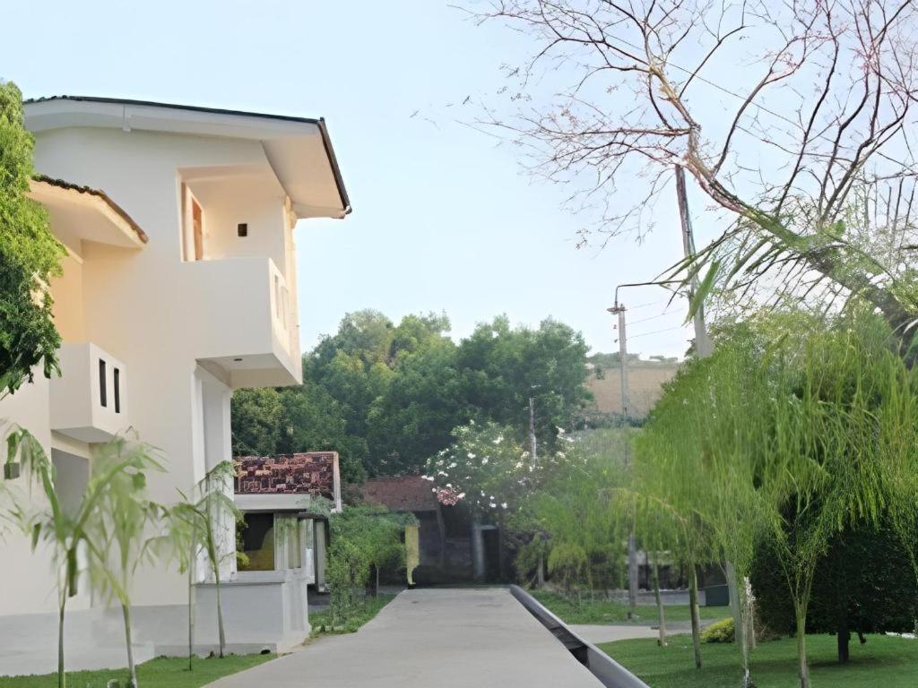 Kent Hotel Tissamaharama Exterior foto