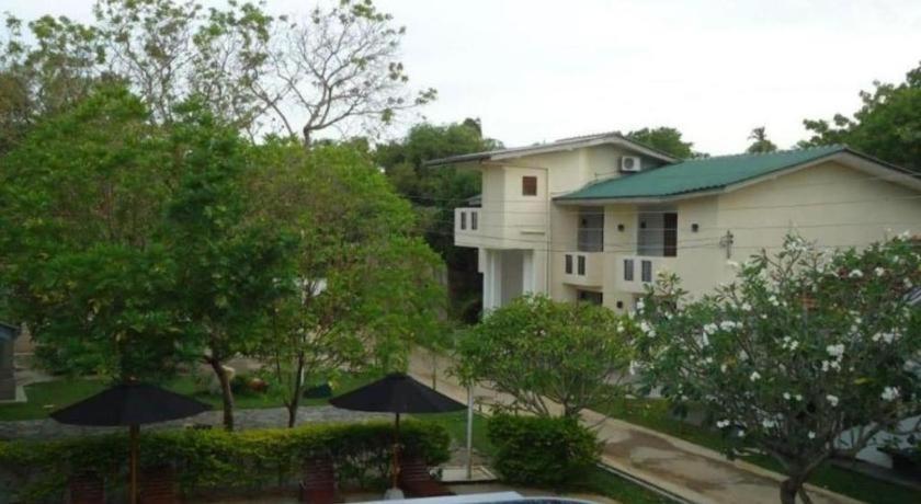 Kent Hotel Tissamaharama Exterior foto