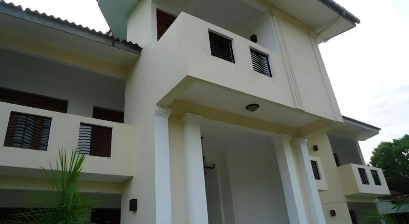 Kent Hotel Tissamaharama Exterior foto